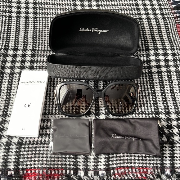 Salvatore Ferragamo Accessories - Salvatore Ferragamo 65mm Black Oversized Sunglasses